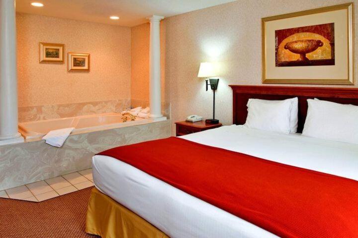 Seasons Inn & Suites Highland Buitenkant foto