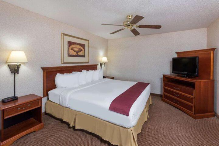 Seasons Inn & Suites Highland Buitenkant foto